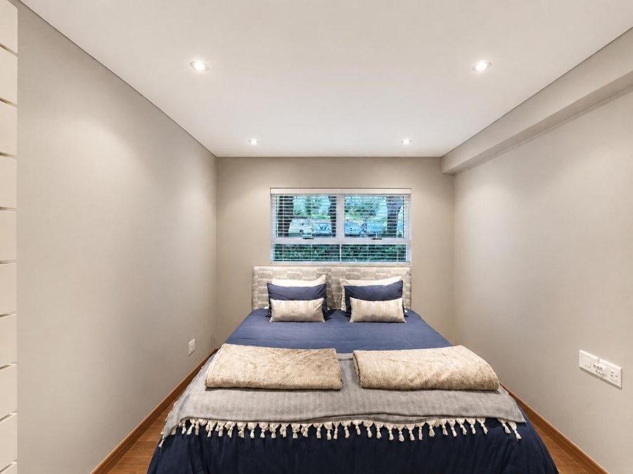 To Let 3 Bedroom Property for Rent in Sea Point Western Cape